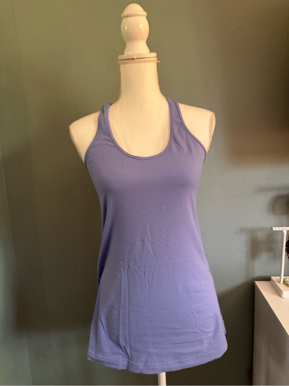 LULULEMON Cool Racerback no bra - basic sports tank top size 10